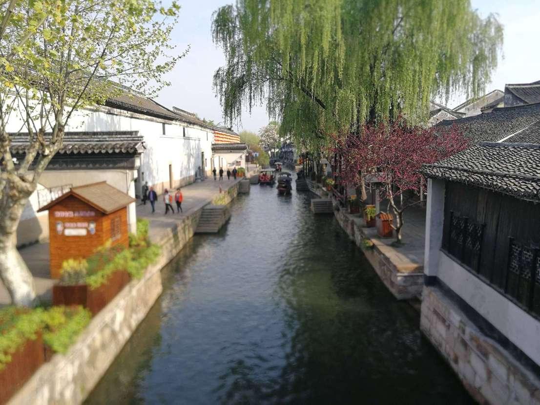 旋转飞机